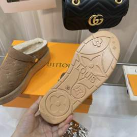 Picture of Louis Vuitton Slippers _SKULVsz35-41mnf0312589